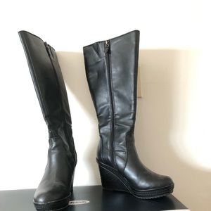 Dr. Scholl’s black Bellamy wedge boots